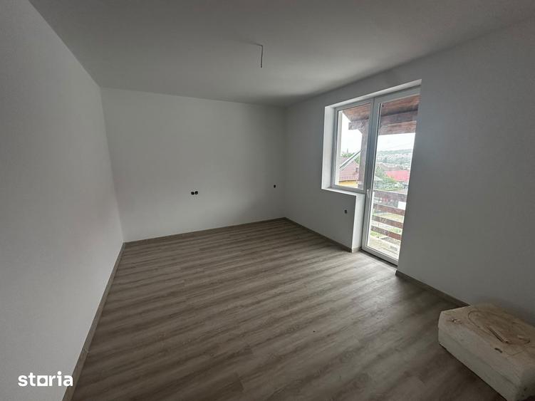 Casă cu 5 camere cu Teren 250 Mp în Central