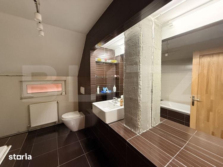 Casă cu 4 camere cu Teren 100 Mp în Siloz