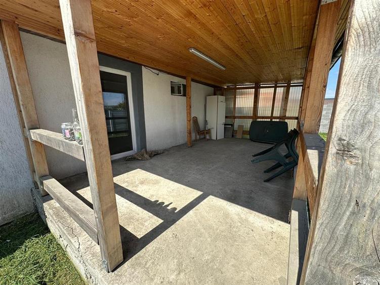 Casă cu 4 camere cu Teren 365 Mp în Exterior Sud