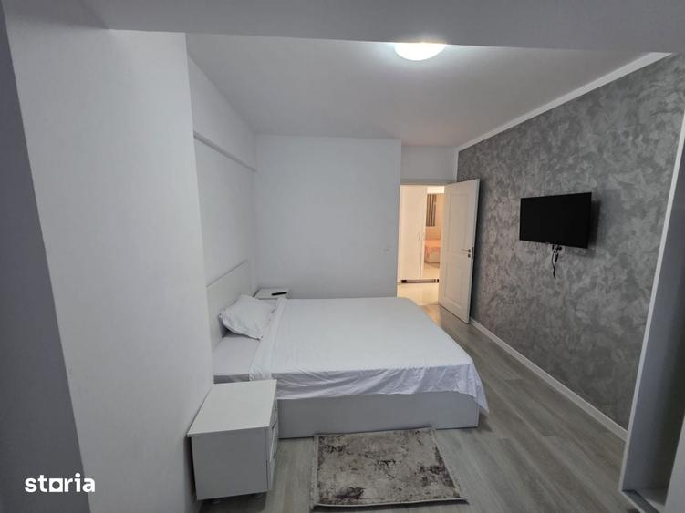 Apartament cu 3 camere decomandat în Rediu