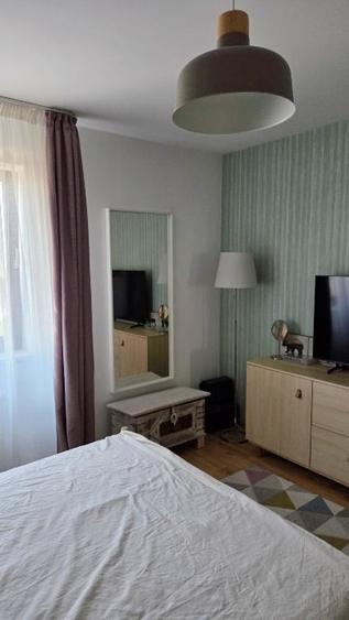 Apartament cu 4 camere decomandat, mobilat în Tineretului