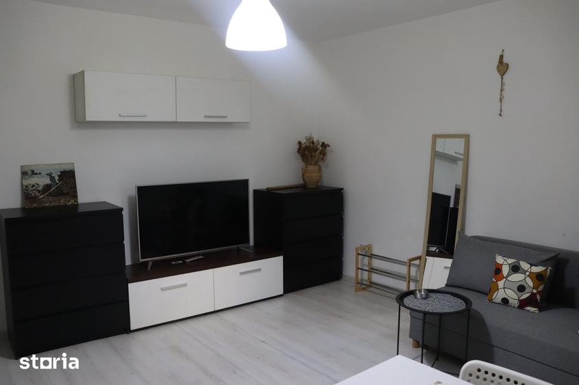 Apartament cu 2 camere în Apărătorii Patriei