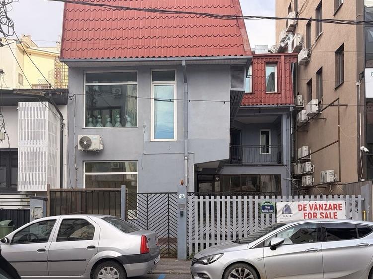 Casă cu 4 camere în Floreasca