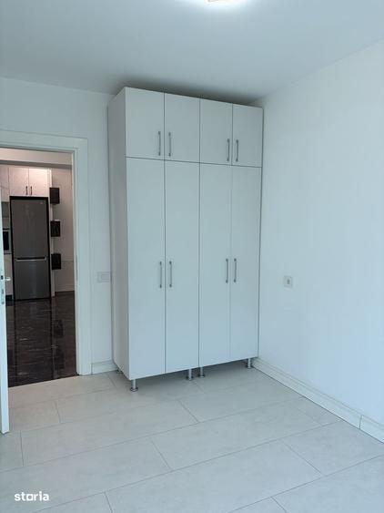 Apartament cu 3 camere în Podu Roș