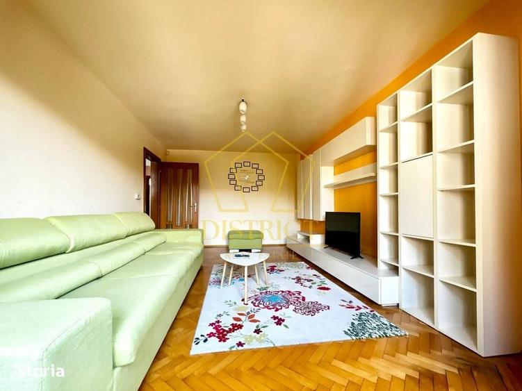 Apartament cu 3 camere în Aradului