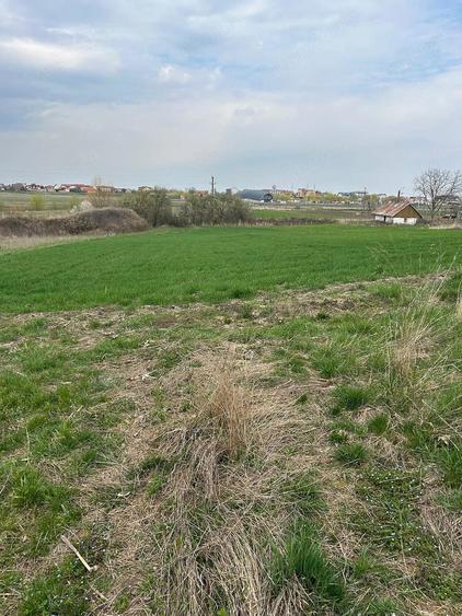 Teren de 1400 mp, în Nord