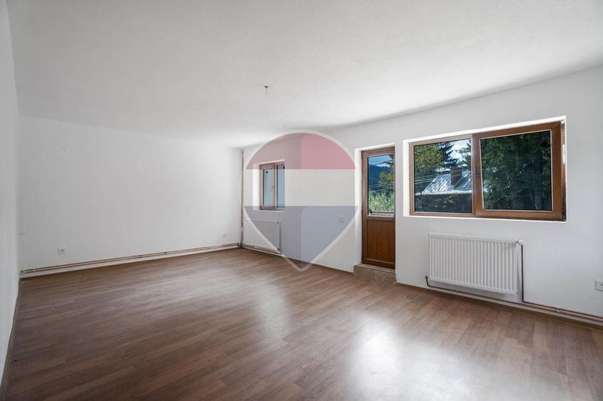 Duplex cu 8 camere cu Teren 304 Mp în Central