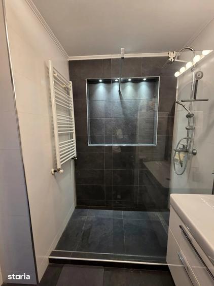 Apartament cu 3 camere semidecomandat, mobilat în Florești