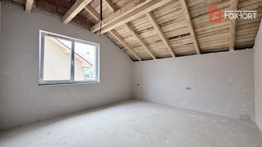 Duplex cu 4 camere cu Canalizare în Moșnița Nouă