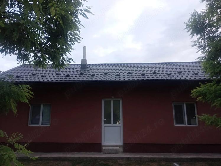 Casă cu 2 camere cu Teren 2000 Mp în Șipote