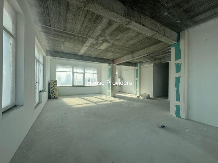 Penthouse cu 5 camere în Mihai Bravu