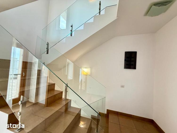 Casă cu 5 camere cu Teren 460 Mp în Central
