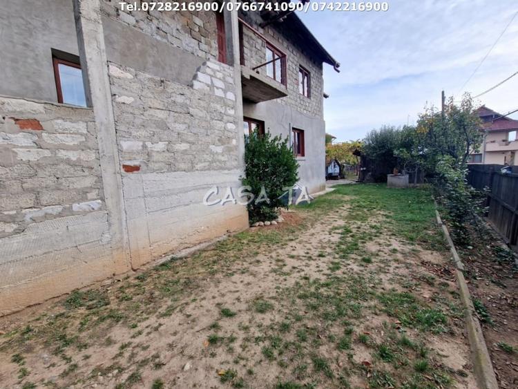 Casă individuală cu 5 camere cu Canalizare în Primăverii