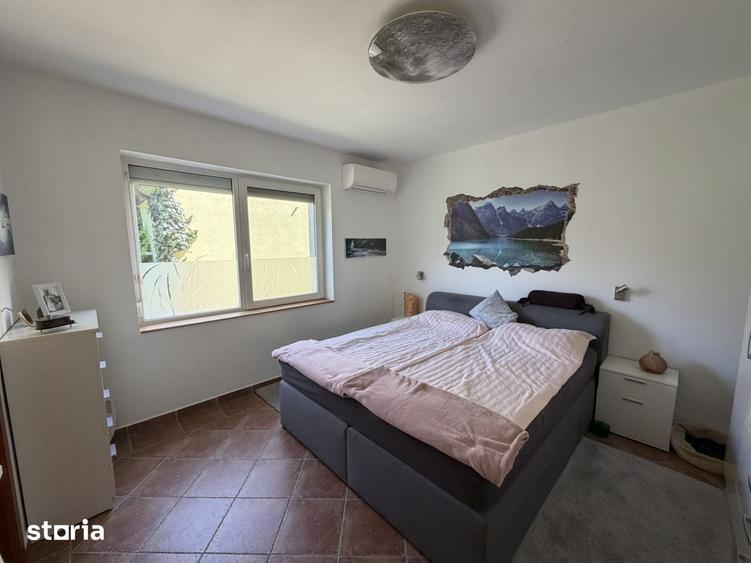 Casă cu Teren 964 Mp în Est