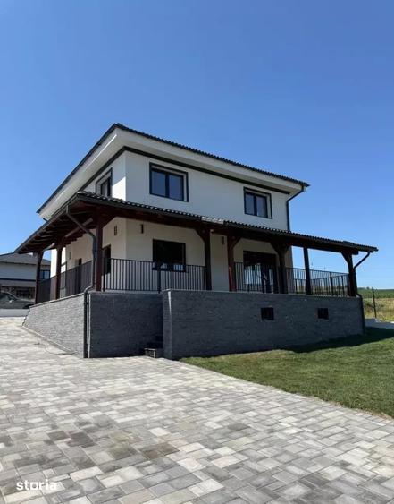 Casă cu 4 camere cu Teren 500 Mp în Chinteni