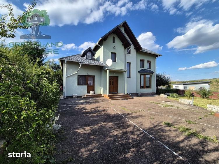 Casă cu 6 camere cu Teren 1100 Mp în Bucium