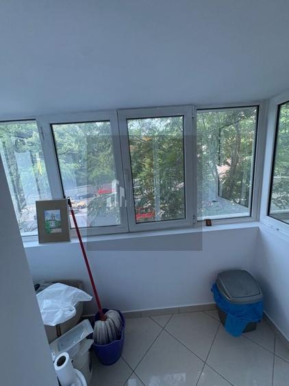 Apartament cu 4 camere semidecomandat în Unirii