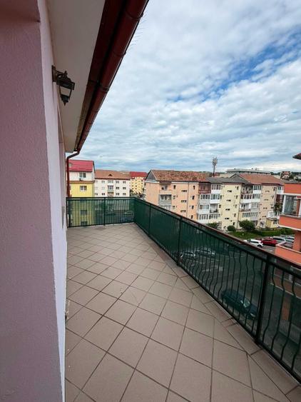 Apartament cu 2 camere decomandat în Ștrand