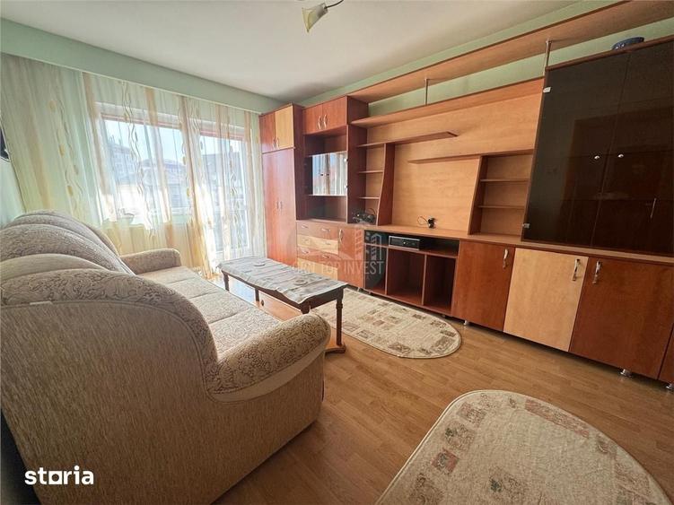 Apartament cu 3 camere decomandat în Valea Aurie