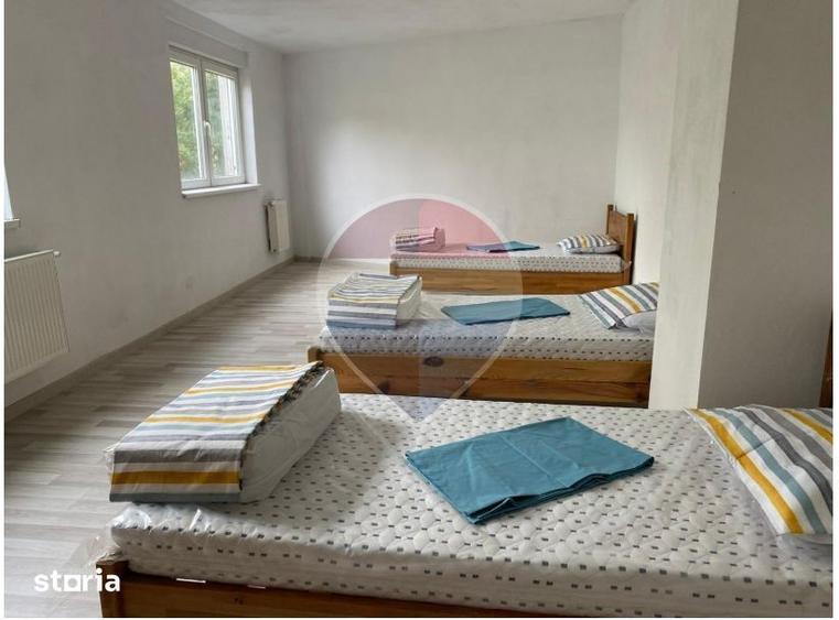Casă cu 5 camere cu Teren 300 Mp în Central