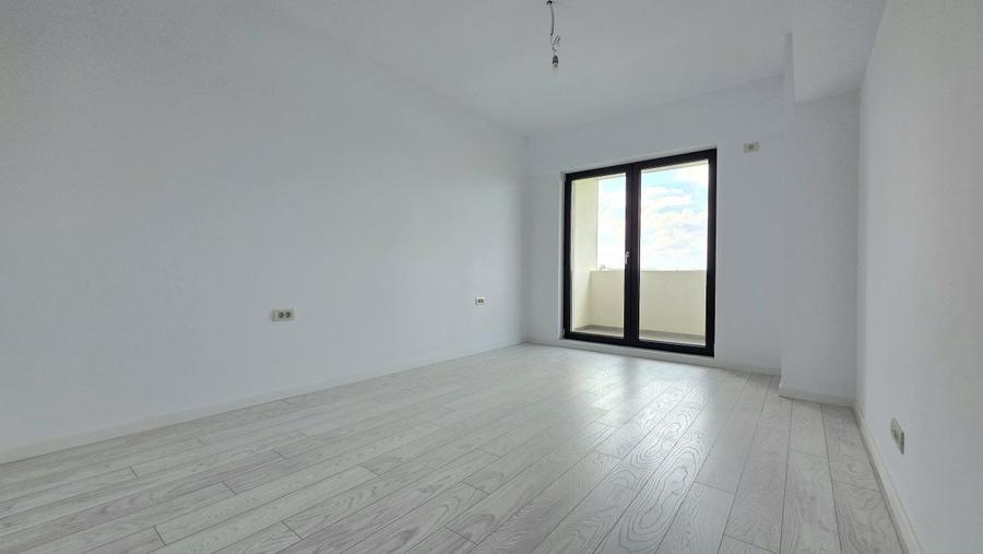 Apartament cu 3 camere semidecomandat în Fundeni