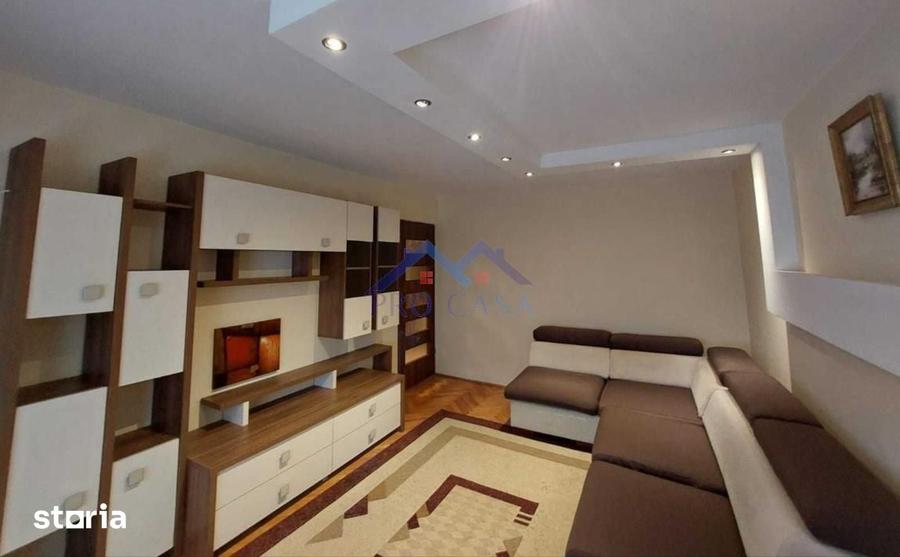 Apartament cu 3 camere decomandat în Cetate
