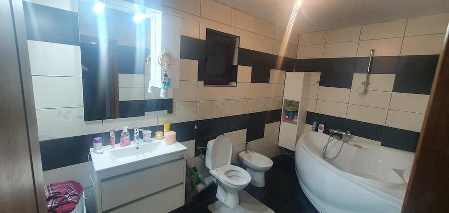 Casă cu Teren 147 Mp în Central