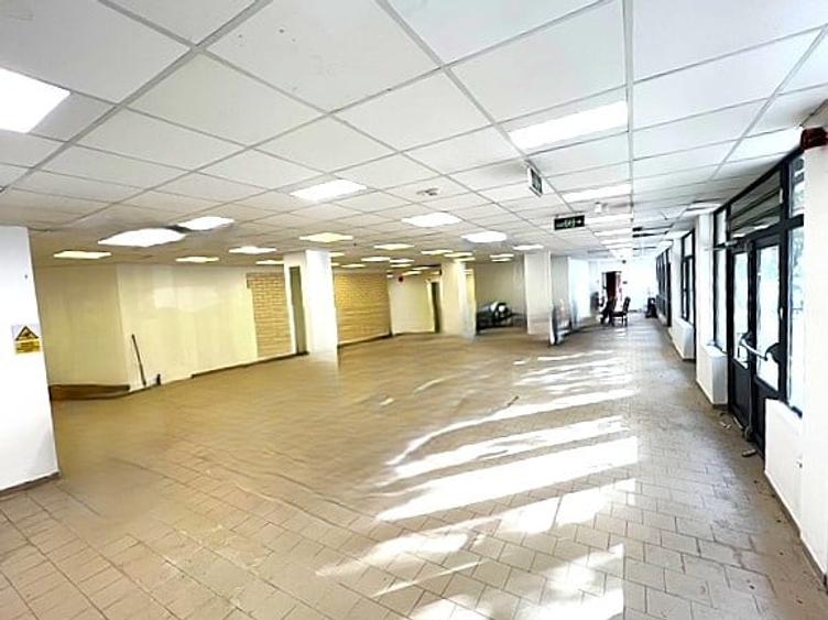 Spațiu comercial, de 650 mp, în Tineretului