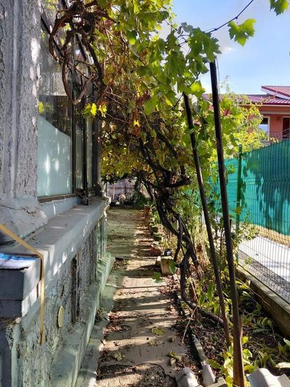 Casă individuală cu 3 camere cu Canalizare în Central