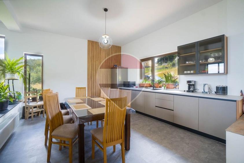 Hotel/Pensiune, de 408 mp, în Fundata