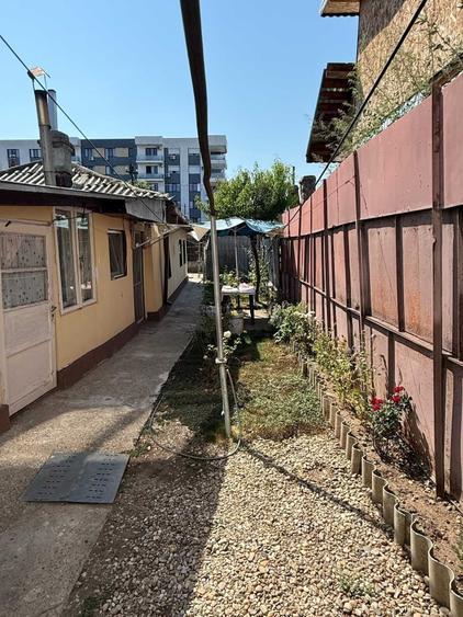 Casă cu 3 camere în Rahova