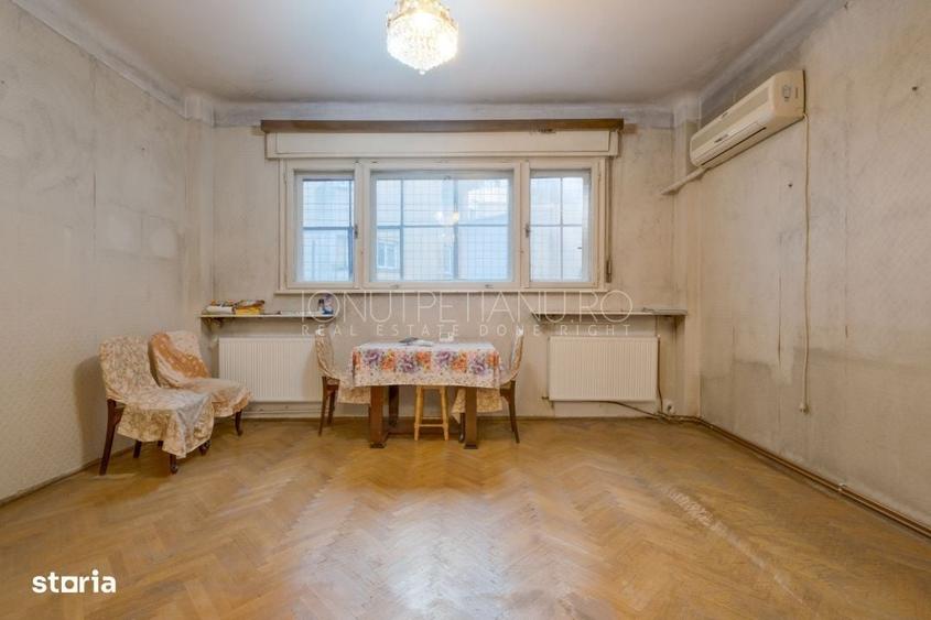 Apartament cu 4 camere decomandat în Armeneasca