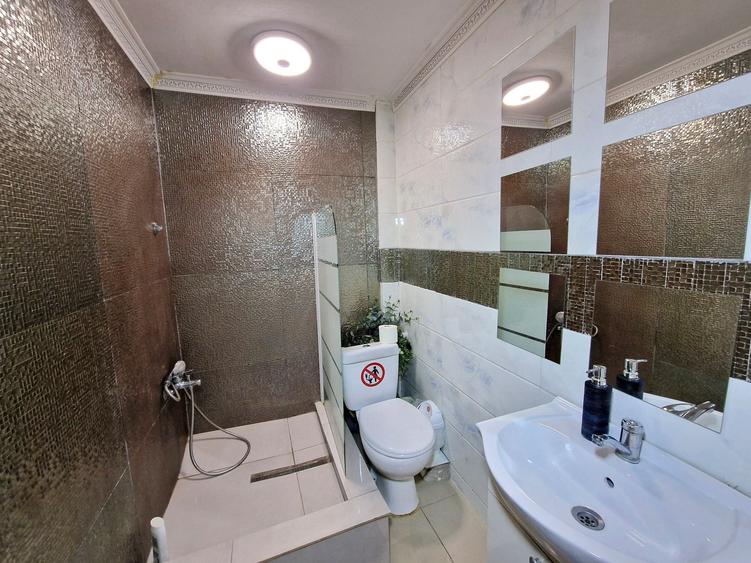 Spațiu comercial, de 30 mp, în Casa de Cultură