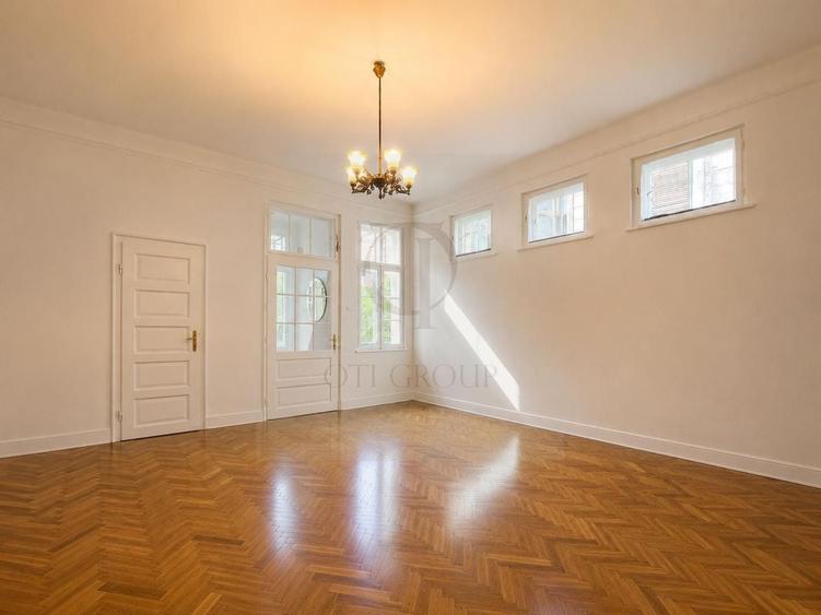 Apartament cu 4 camere în Ultracentral