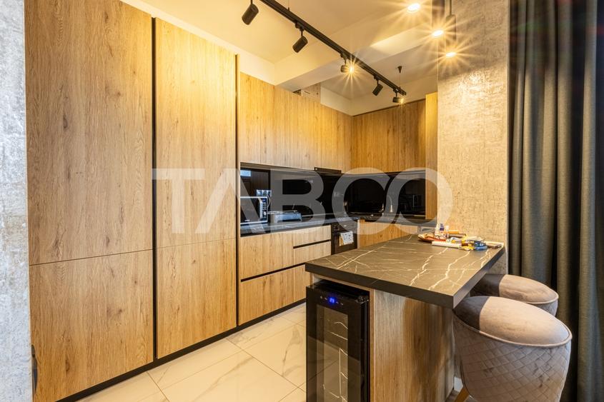 Penthouse cu 3 camere semidecomandat, mobilat în Iris