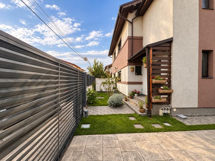 Duplex cu 3 camere cu Canalizare în Domnești