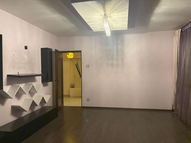 Apartament cu 2 camere semidecomandat, mobilat în Grivița