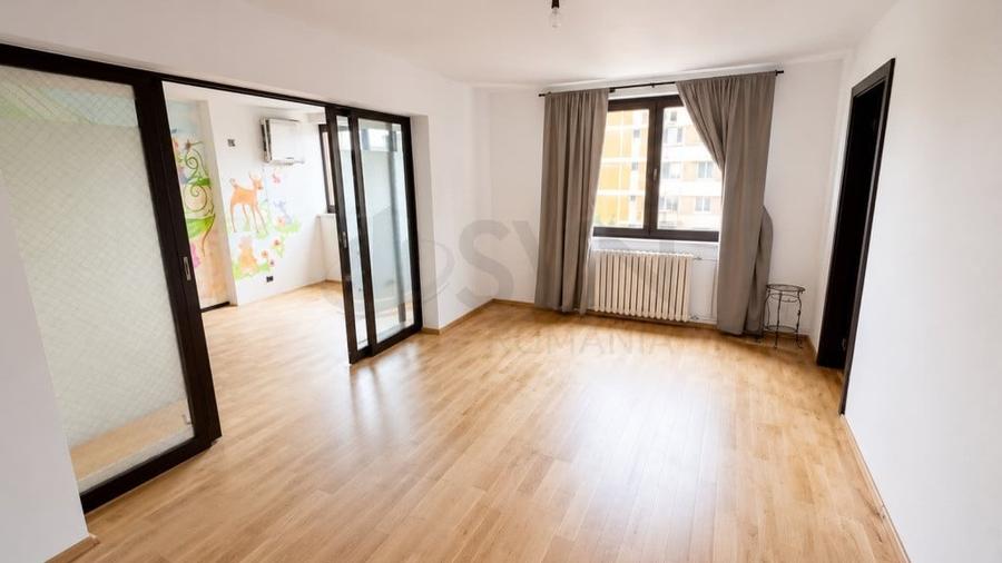 Apartament cu 4 camere decomandat în Crângași