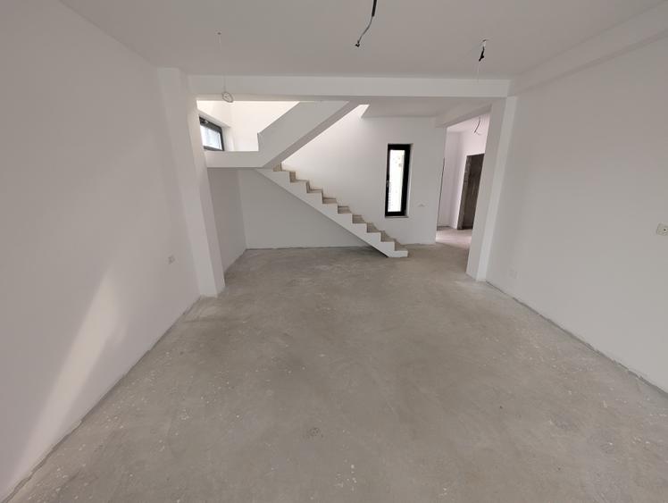 Casă individuală cu 4 camere cu Teren 430 Mp în Corbeanca