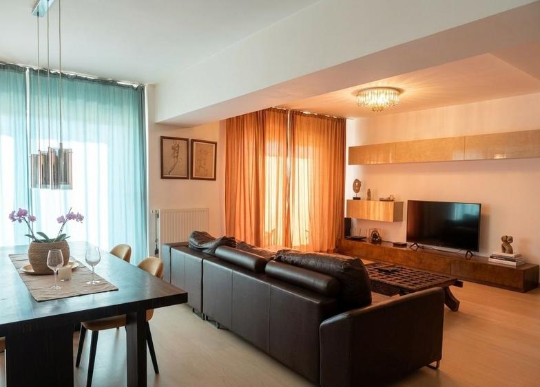 Apartament cu 4 camere decomandat în Băneasa
