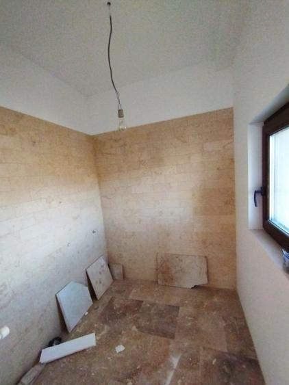 Casă individuală cu 5 camere cu Garaj în Ciofliceni