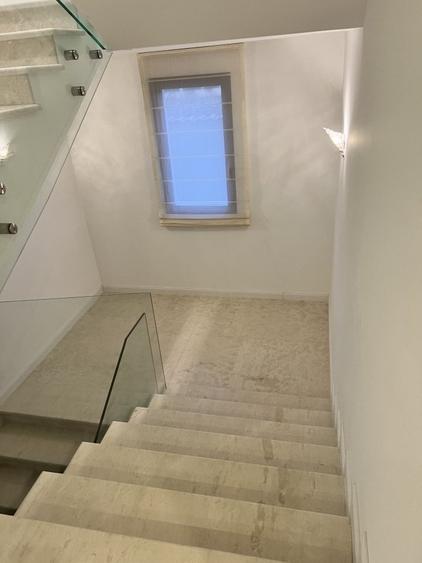 Casă individuală cu 10 camere cu Garaj în Pipera