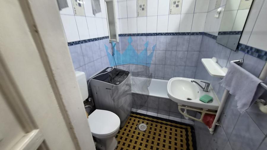 Garsonieră decomandată, mobilată în Universitate