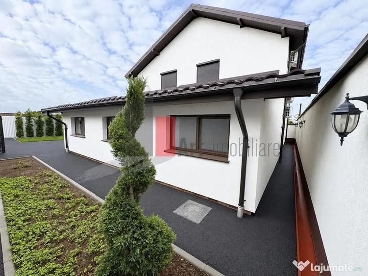 Casă cu 5 camere cu Teren 500 Mp în 1 Decembrie