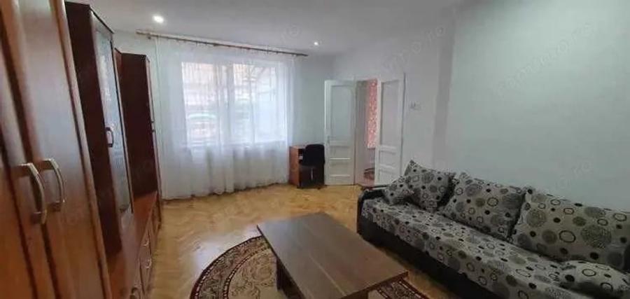 Casă cu 2 camere cu Teren 100 Mp în Central