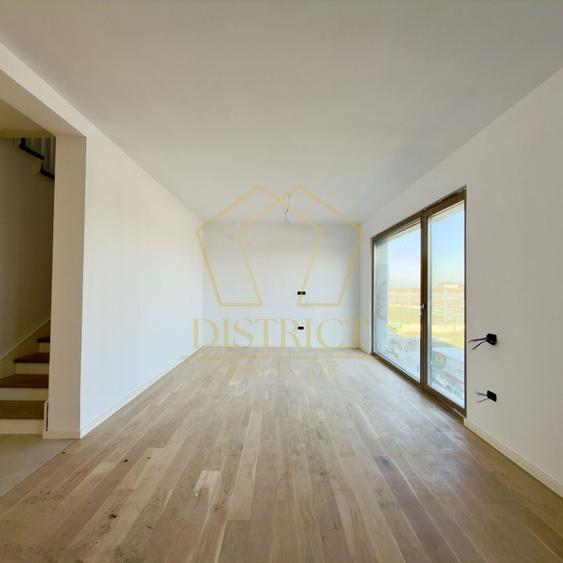 Duplex cu 4 camere cu Canalizare în Dumbrăvița