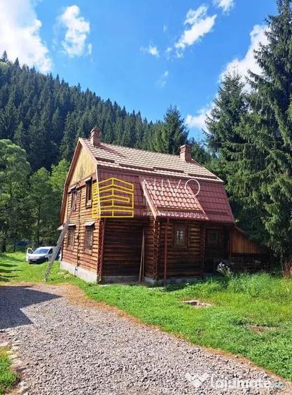 Casă cu 5 camere cu Teren 1500 Mp în Sălard
