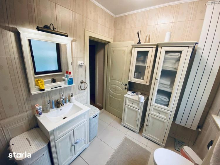 Apartament cu 3 camere decomandat în Faleza Nord