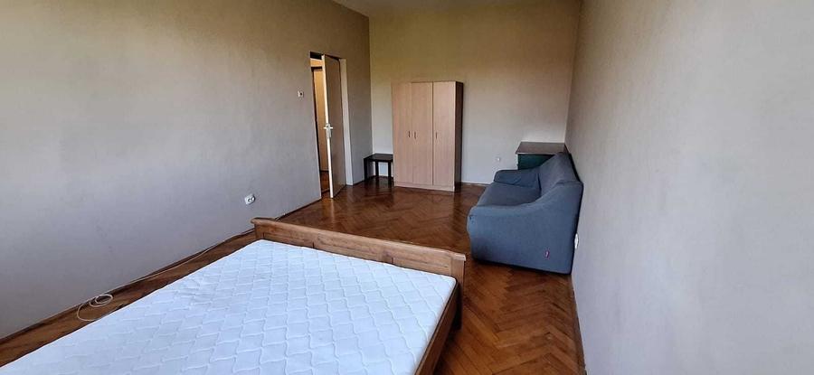 Garsonieră decomandată în Gruia