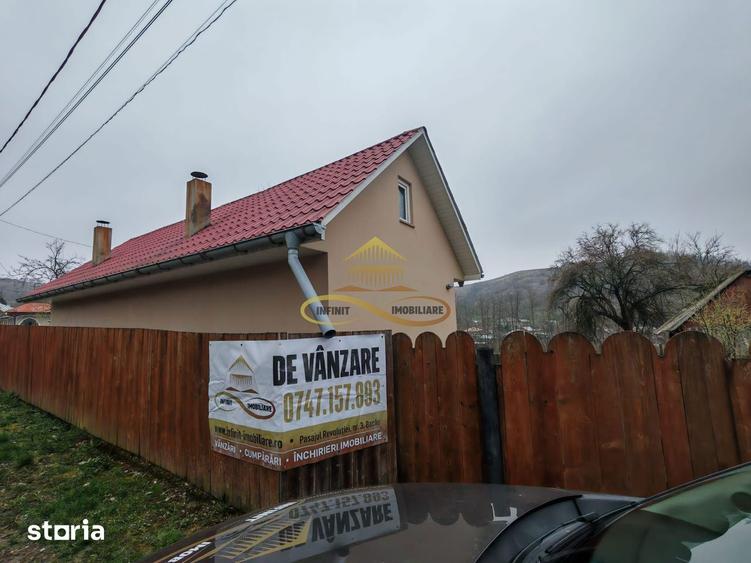 Casă cu 2 camere cu Canalizare în Parincea